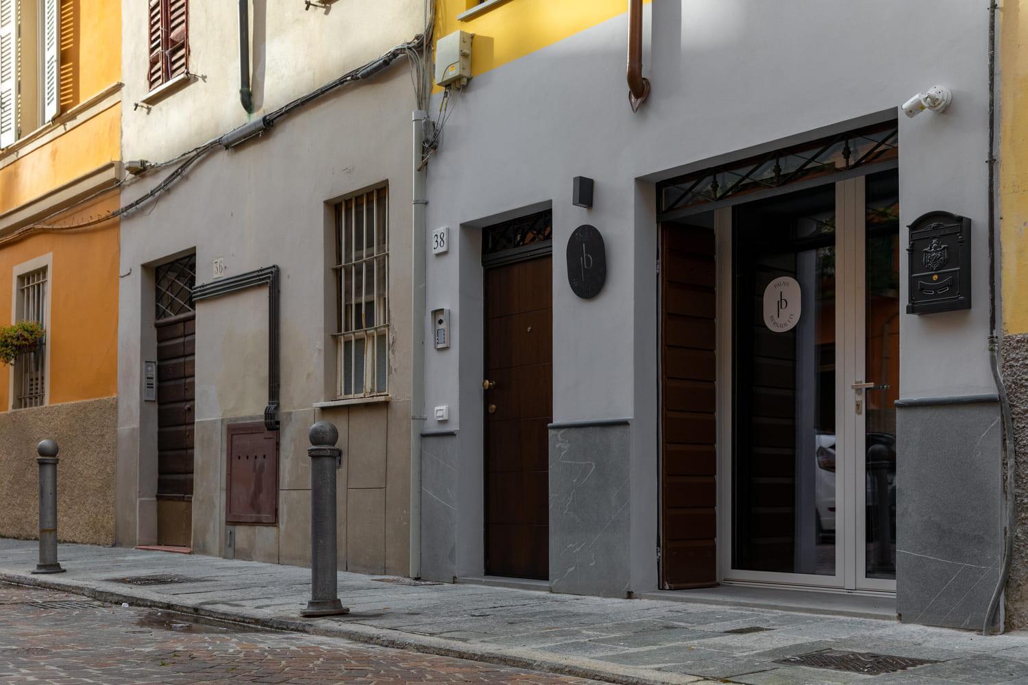 Palais Bernadette Aparthotel Parma Ngoại thất bức ảnh