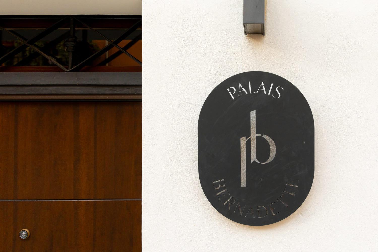 Palais Bernadette Aparthotel Parma Ngoại thất bức ảnh